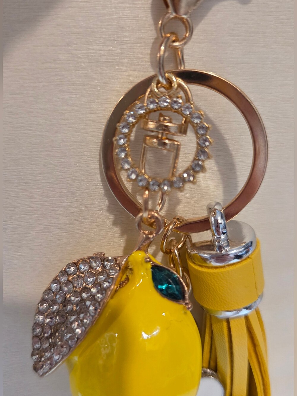 🍋Bright Yellow Lemon Purse Charm • White Daisy Floral Leather Tassel Keychain - Picture 11 of 16